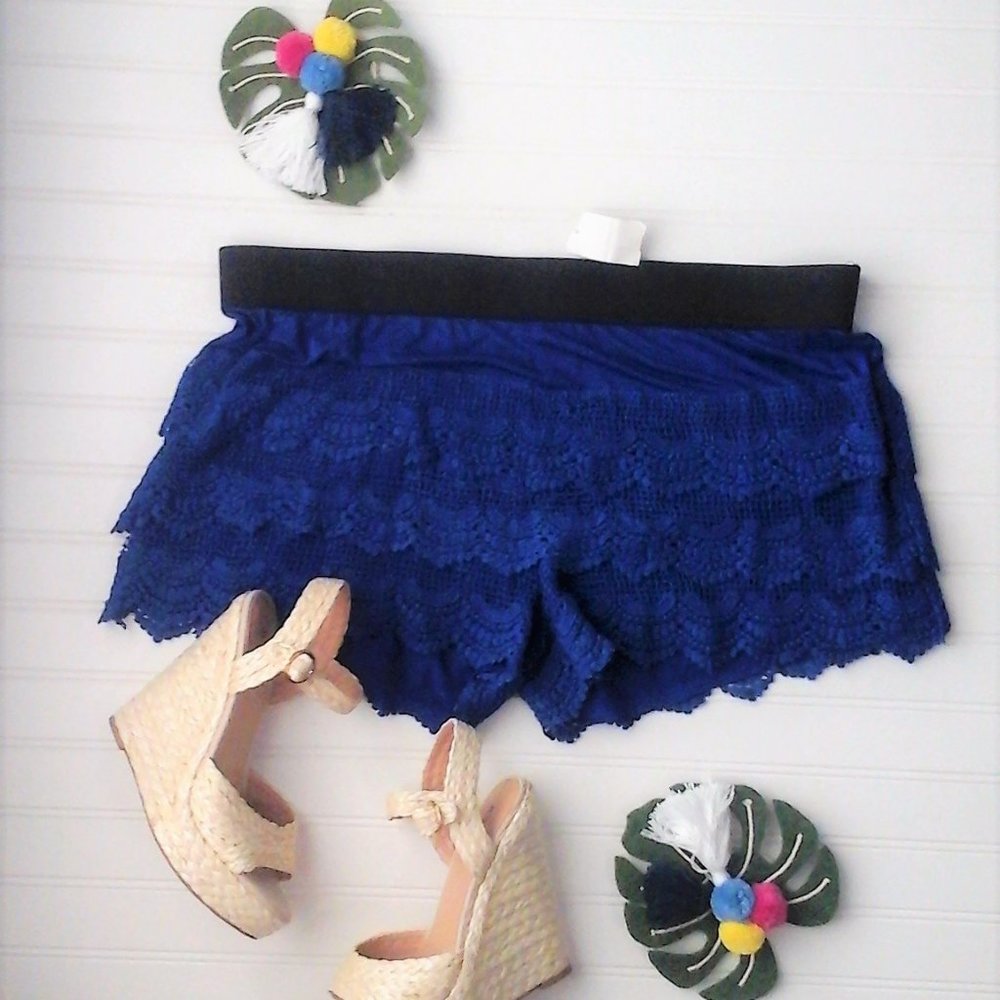 "NWT" Plus Size Blue Crochet Lace Shorts